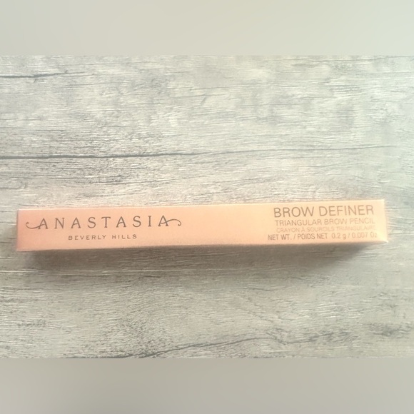 Anastasia Beverly Hills Bundle Brow Definer in Taupe and Clear Brow Gel - Picture 3 of 9